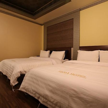Hera Motel Daejeon Extérieur photo