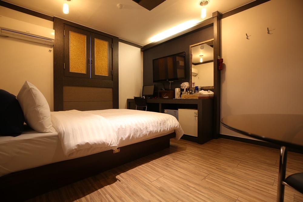Hera Motel Daejeon Extérieur photo